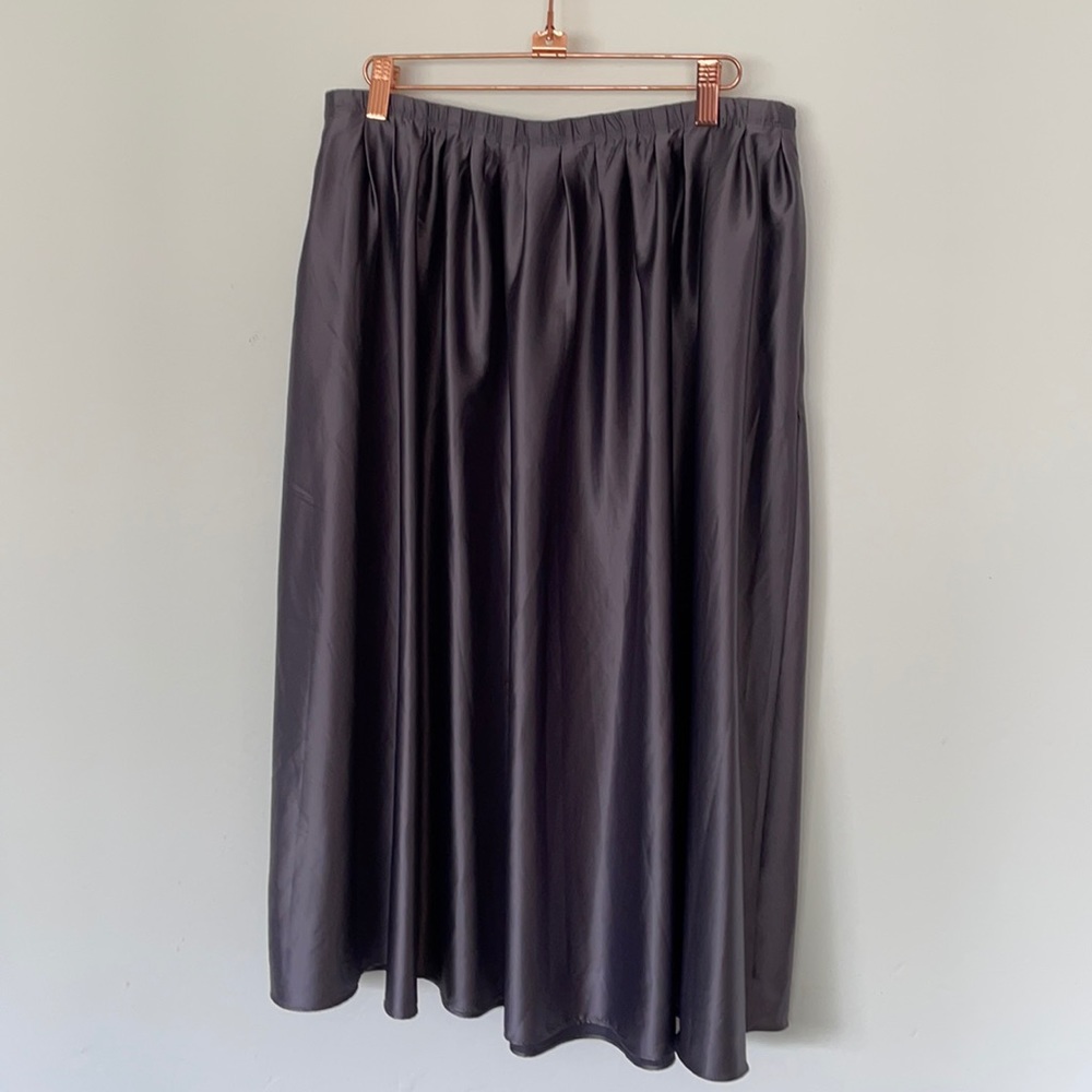 everleigh gray silver midi skirt Size 1X